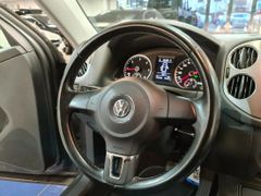 Fahrzeugabbildung Volkswagen Tiguan Team 4Motion (CAMERA/NAVI/AHK/AUT