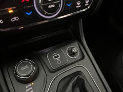 JEEP CHEROKEE / AHK / 4x4 / NUR 85.tKM / ALPINE / JEEP CHEROKEE / AHK / 4x4 / NUR 85.tKM / ALPINE /