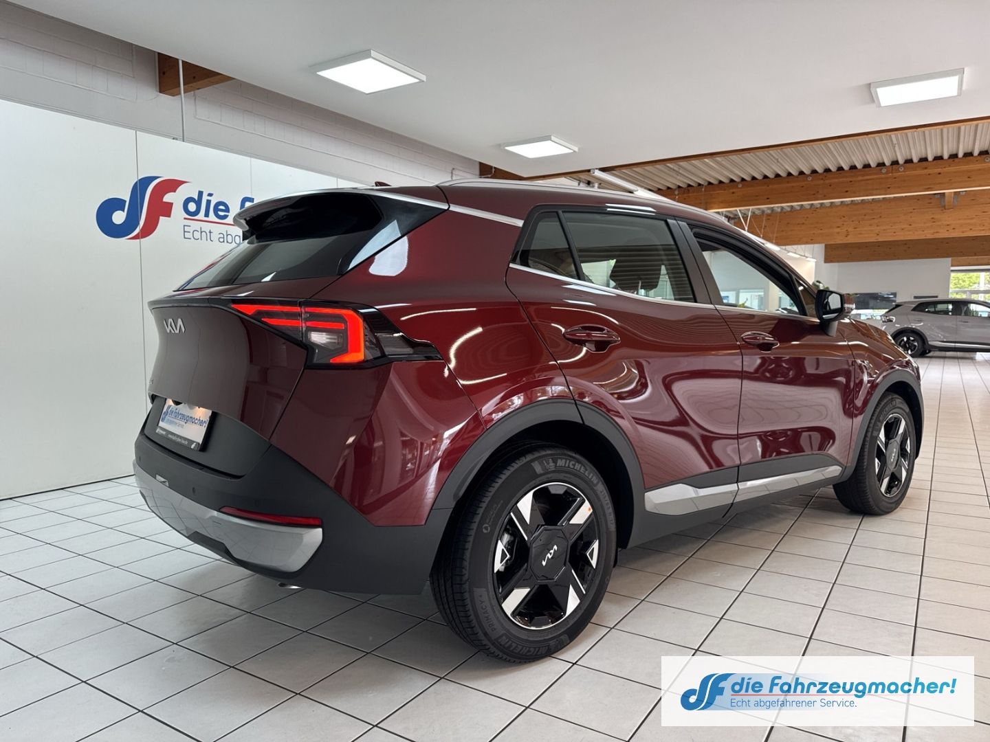 Fahrzeugabbildung Kia Sportage 1.6 T-GDI AWD 7DCT 2-Zonen-Klimaautomat
