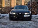 Alfa Romeo Giulia 2.0 Turbo Q2  - Alfa Romeo Giulia: Automatik
