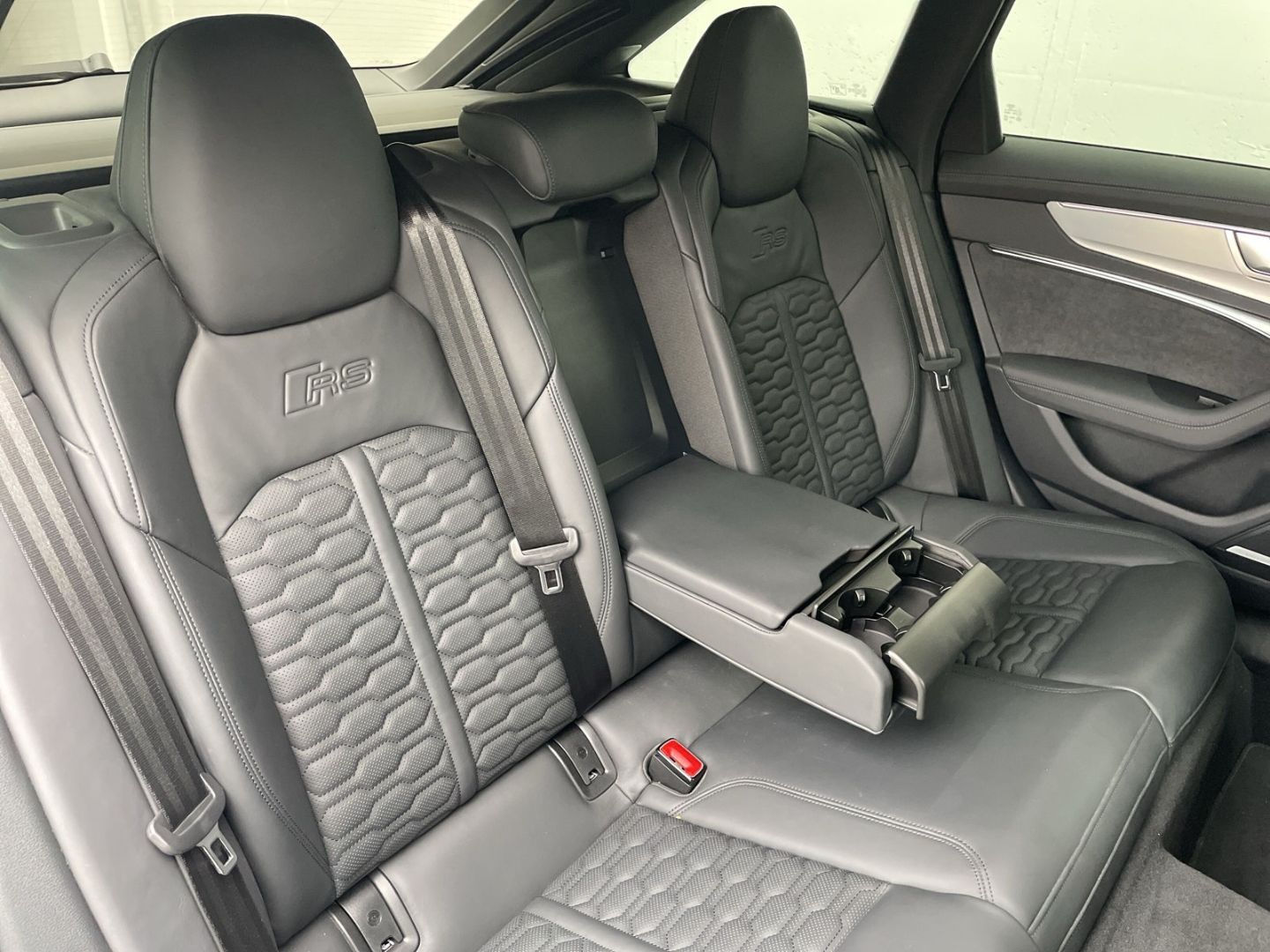 RS6 Avant AHK/B&O/RS-AGA/Matrix/AIR susp/280km/h