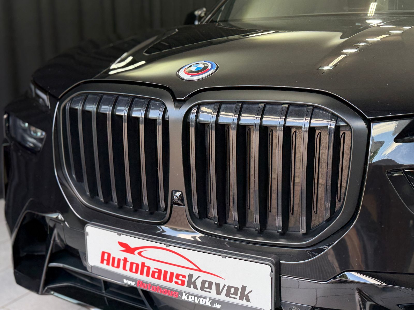 Fahrzeugabbildung BMW X7 xDrive 40 d M Sport PRO|SKY-LOUNGE|7-SITZE|