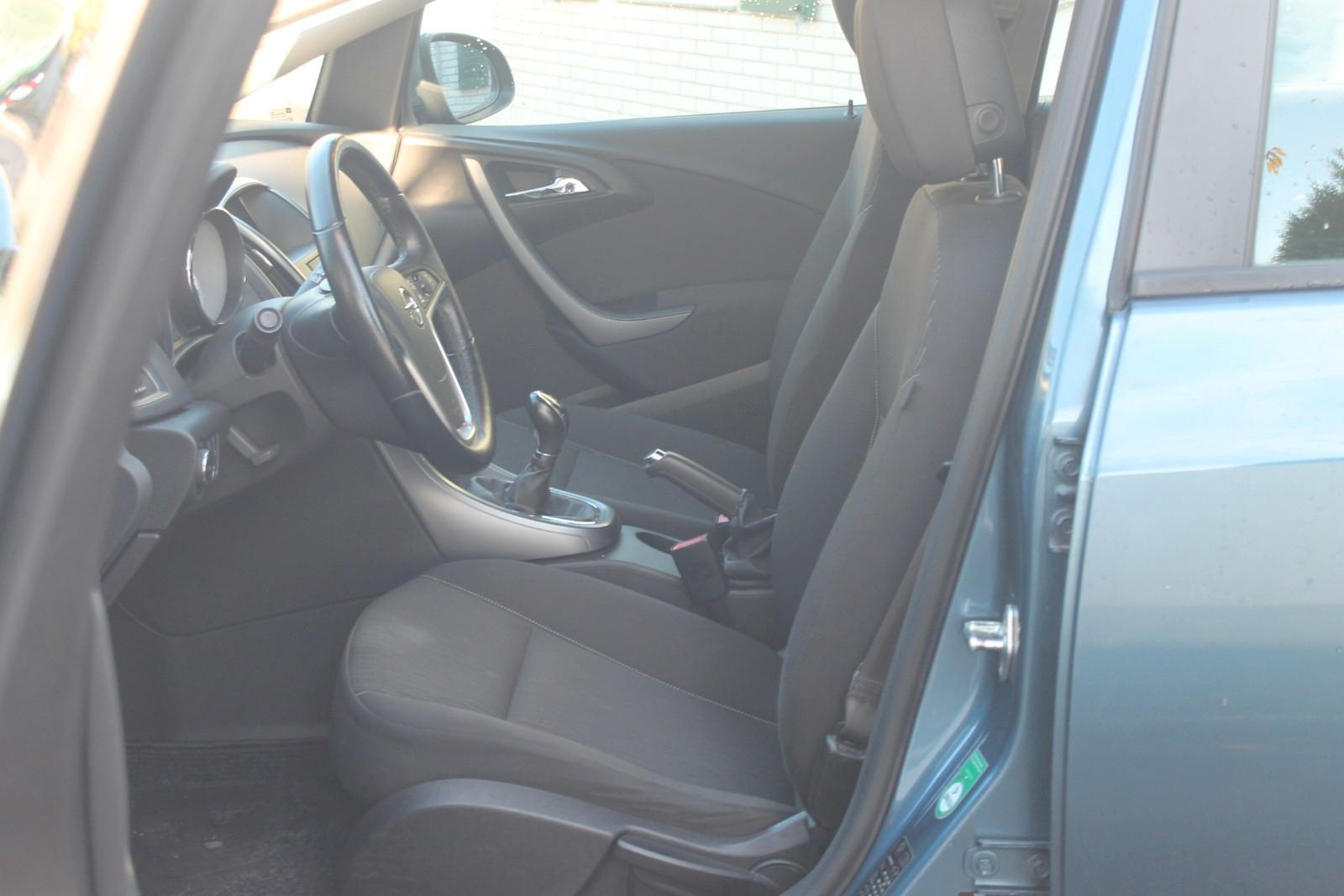 Opel Astra 2014 — photo 6