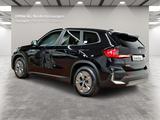 BMW iX1 xDrive30 Kamera Pano.Dach Driv.Assist LED - BMW iX1 mit Schiebedach