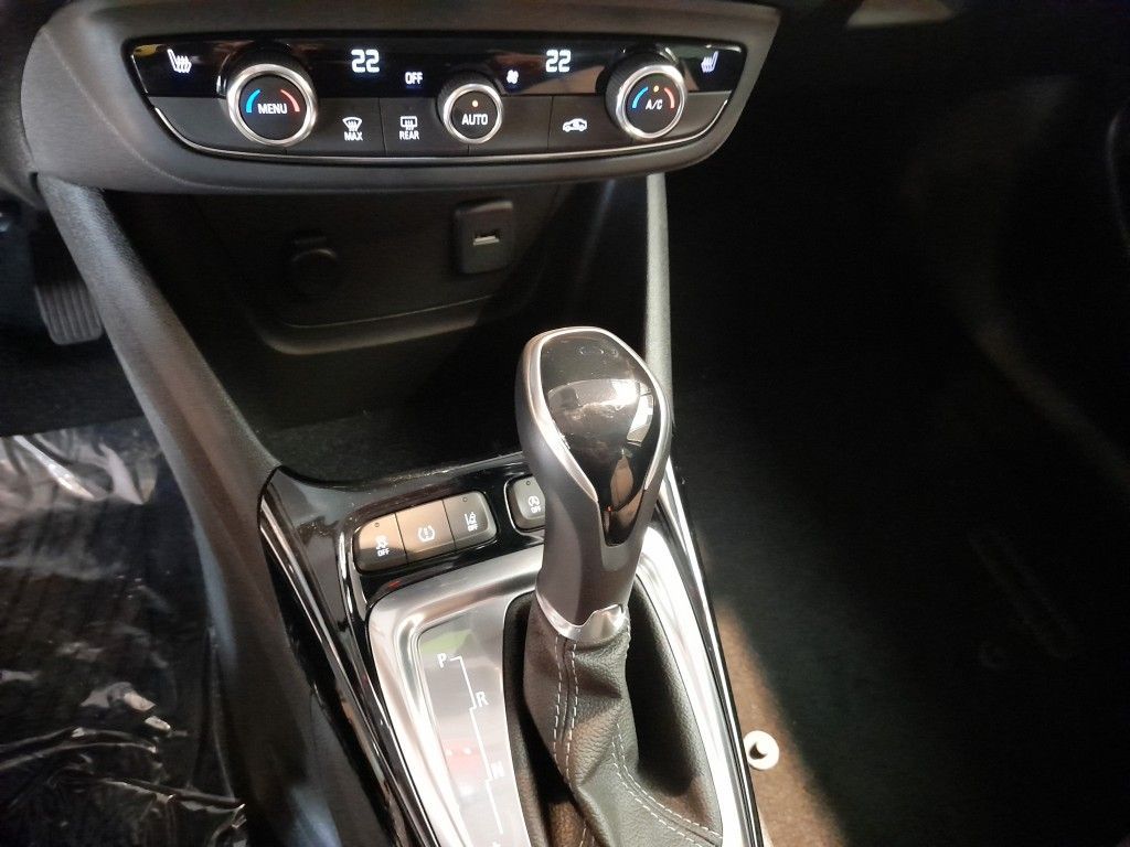 Fahrzeugabbildung Opel Crossland 1.2 Automatik Elegance