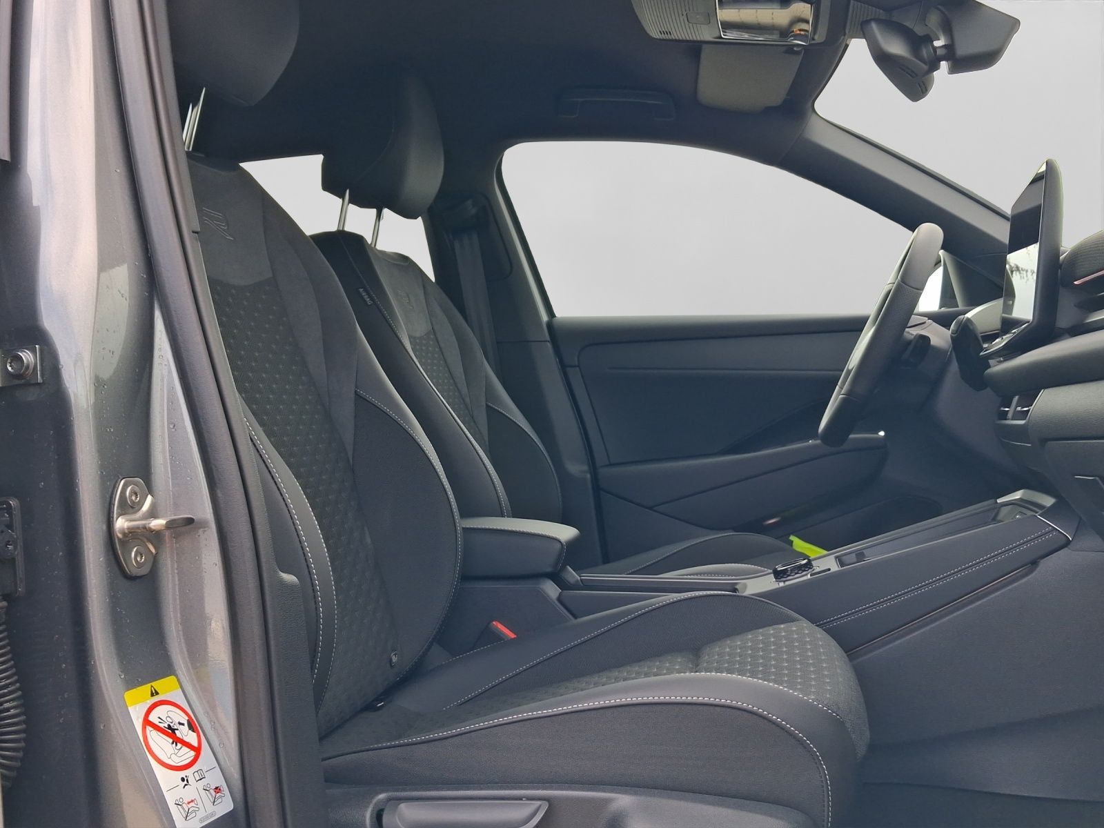 Volkswagen T-Roc 1.5 eTSI DSG R-LINE BLACK LM20 MATRIX KAME foto 4