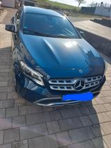 Mercedes-Benz GLA 220 d 4MATIC DCT - - Mercedes-Benz GLA-Class: Von Privat