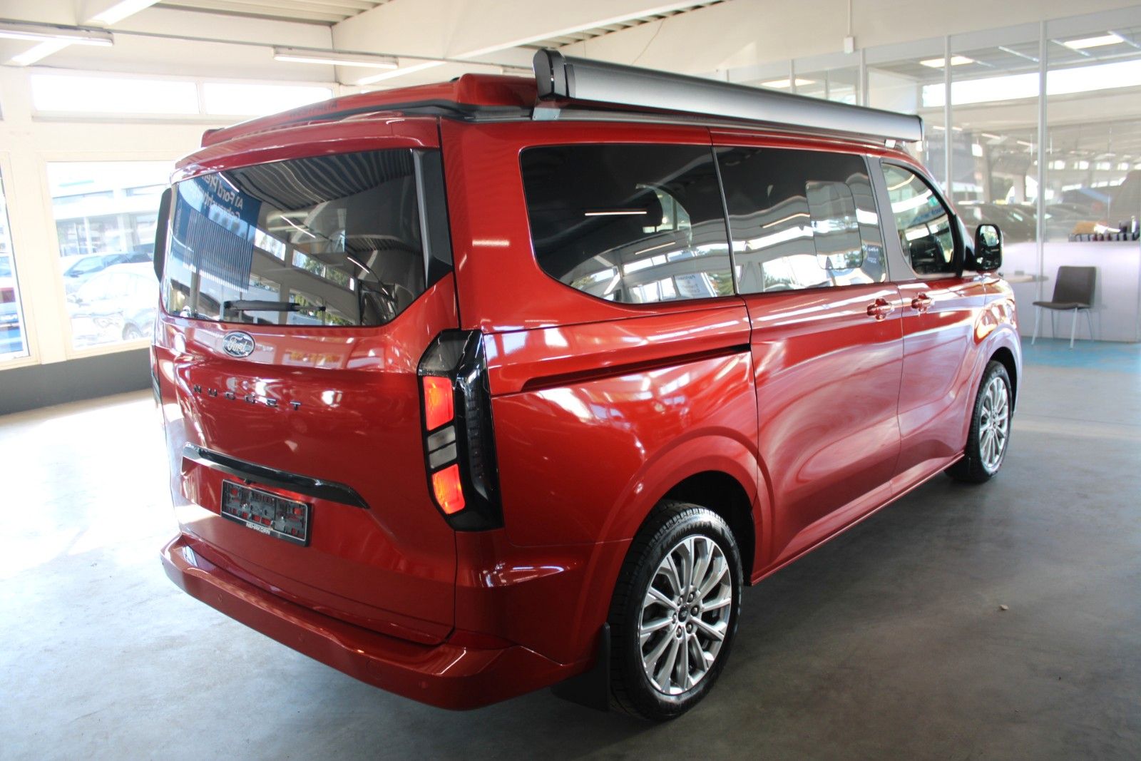 Fahrzeugabbildung Ford NUGGET L1 Titanium Aut. MARKISE + Aufstelldach