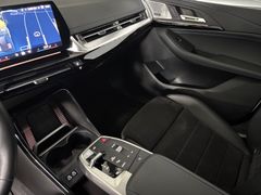 Fahrzeugabbildung BMW 218i Active Tourer M Sport -- AHK/Pano/HeadUp