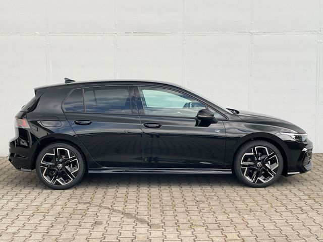 Golf VIII 1.5 eTSI DSG R-Line HUD/AHK/Kamera/ACC