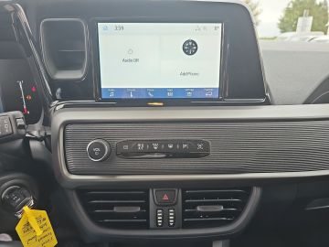 Bild 12 Ford Transit Courier Trend 1.5 AHK DAB Rückfahrkam. S