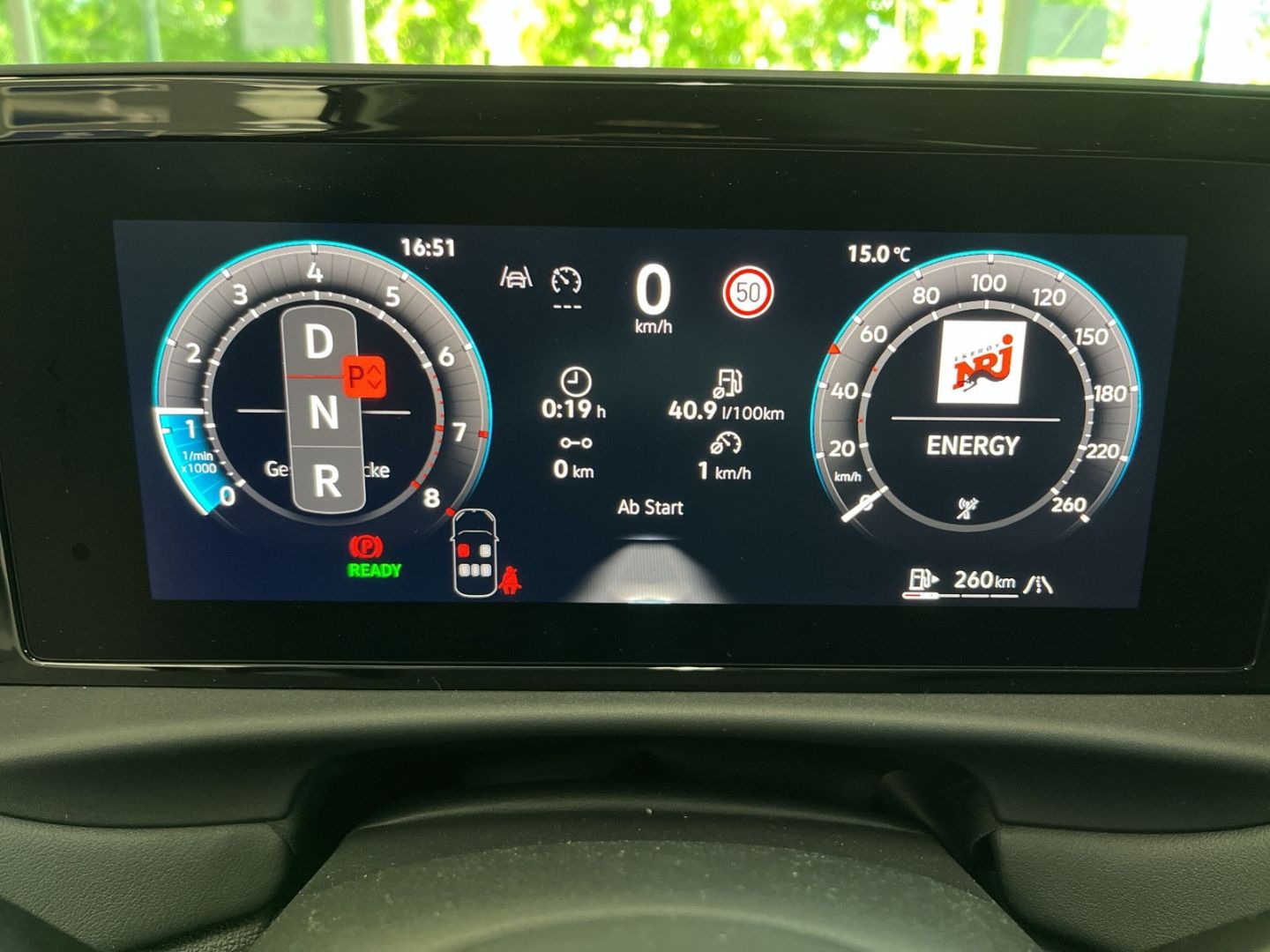 Fahrzeugabbildung Volkswagen T-Roc Style 1.5 eTSI DSG HUD AHK-el. klappb. Nav