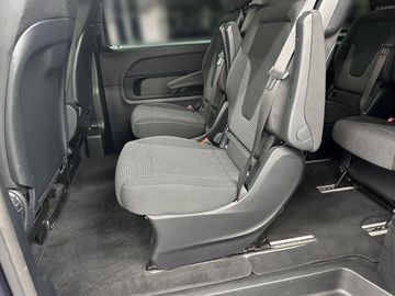 Mercedes V 220 - 12