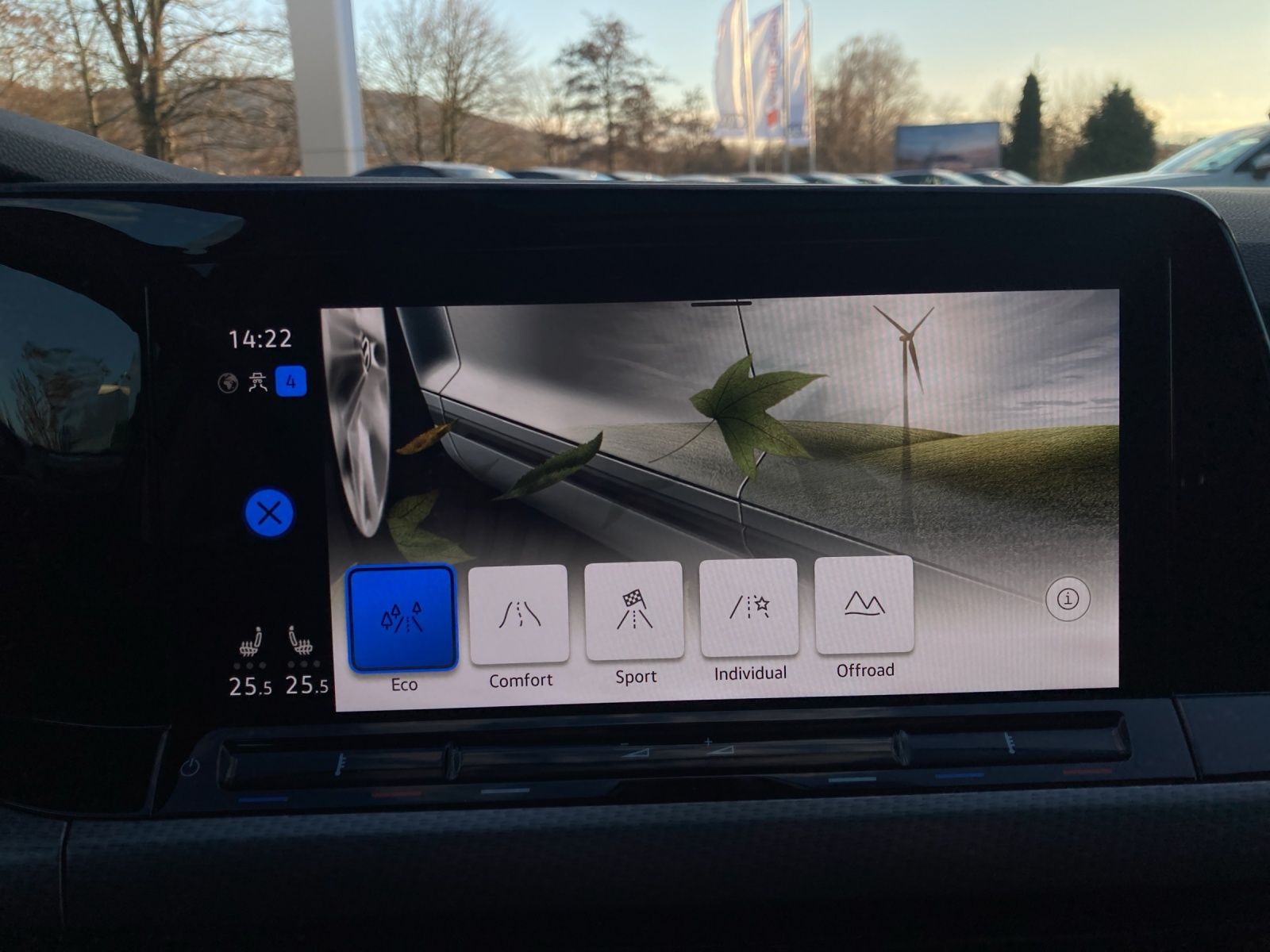 Fahrzeugabbildung Volkswagen Golf VIII Variant Alltrack TDI DSG 4M MATRIX NAV