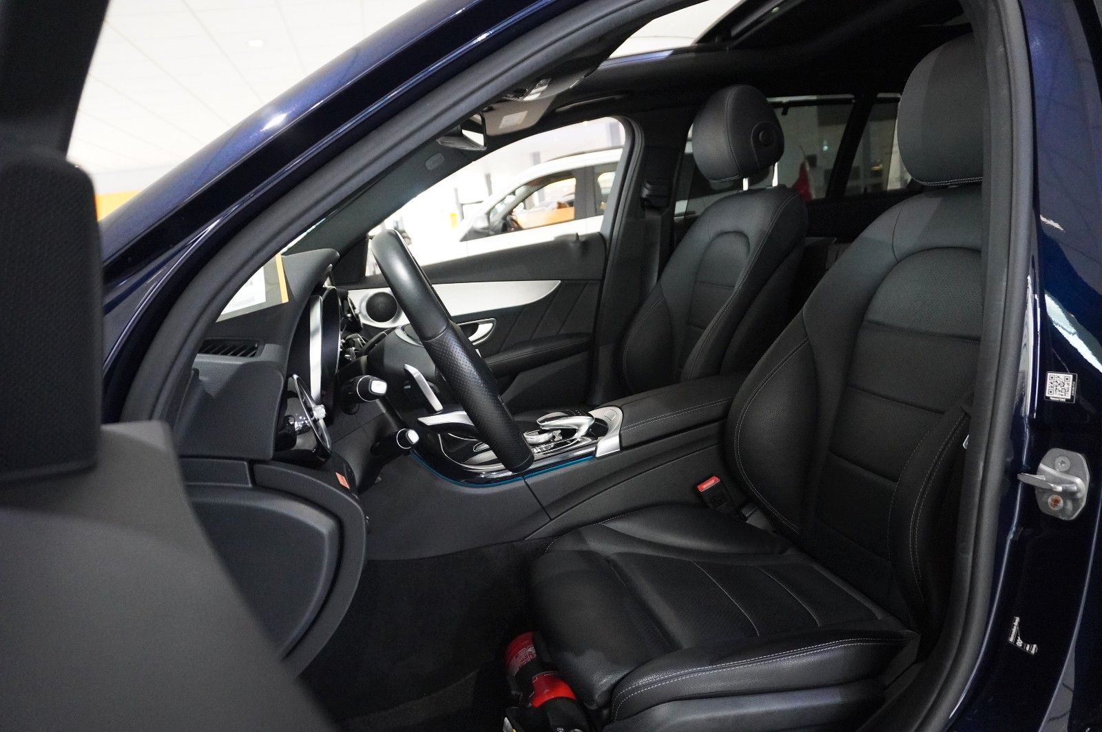 Fahrzeugabbildung Mercedes-Benz C 200 T AMG LINE 9G-TRONIC NAVI/LED/PANO./SPORT
