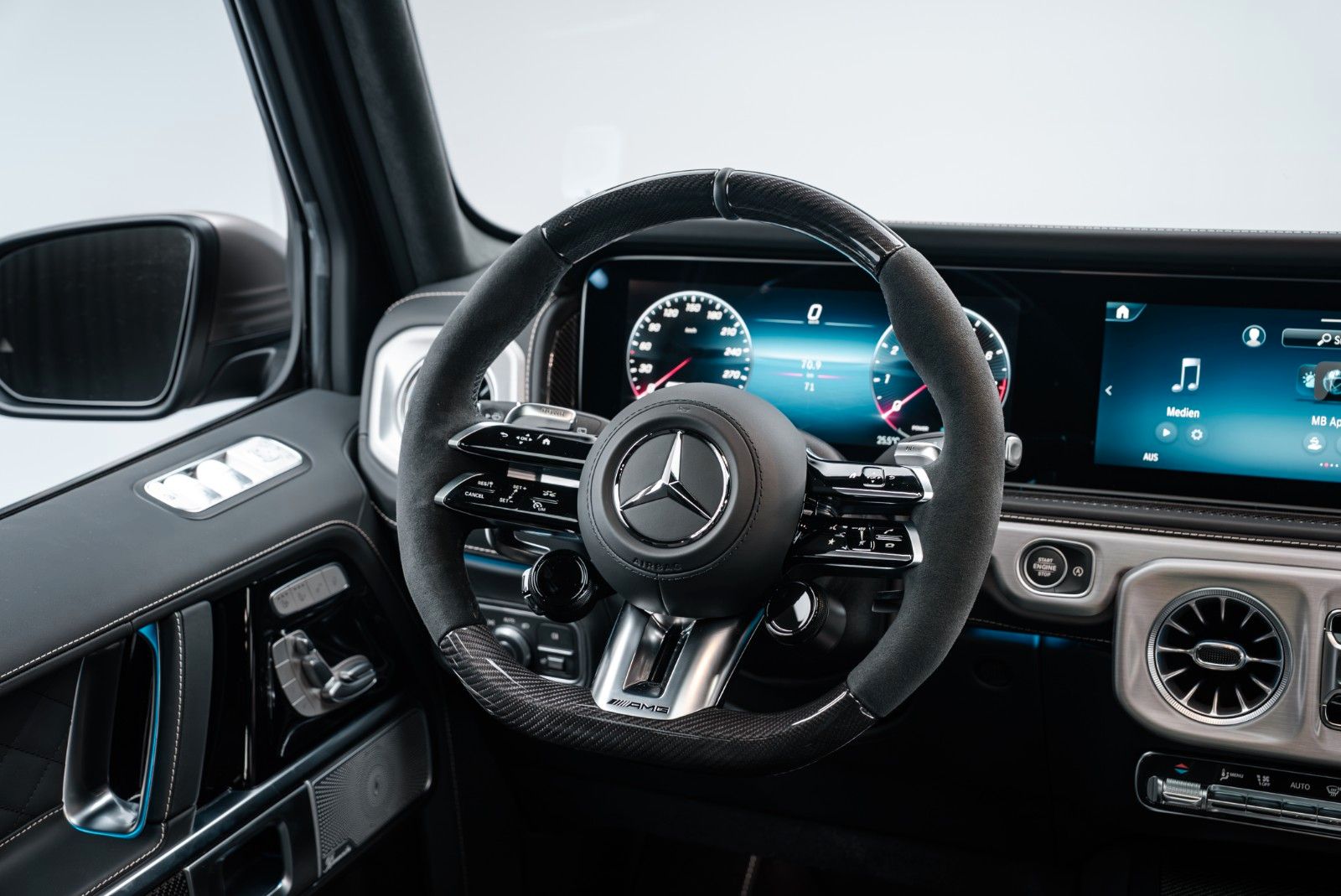 Fahrzeugabbildung Mercedes-Benz G63 A22/SUPERIOR/CARBON/MY 2026