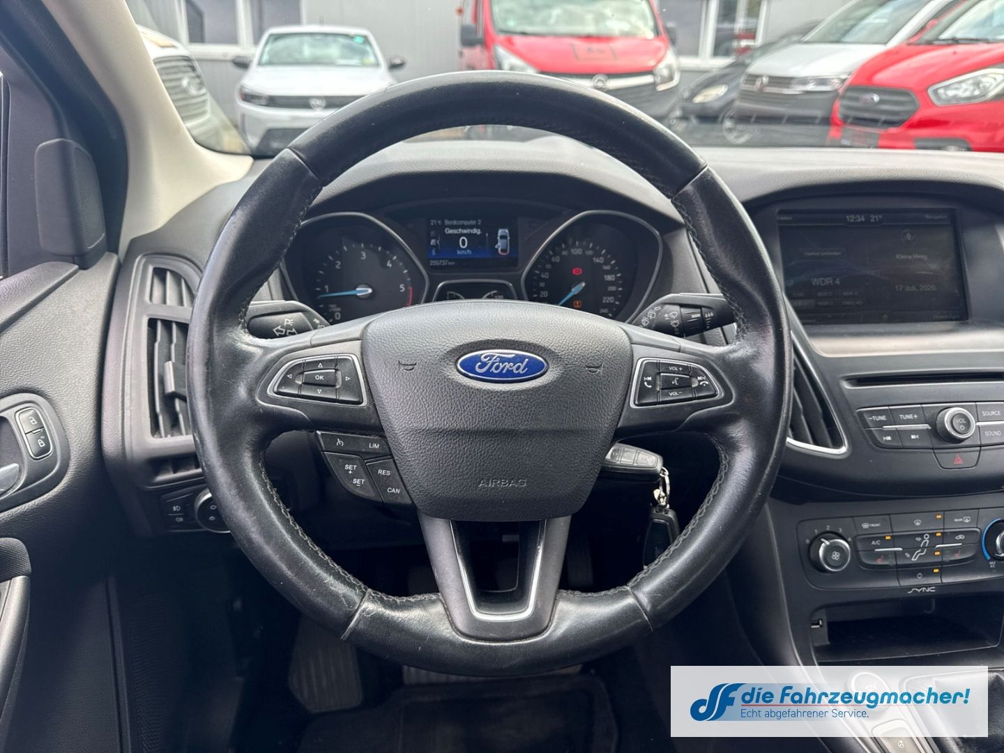Fahrzeugabbildung Ford Focus Business Navi SHZ LenkradHZG *1502 *EXPORT