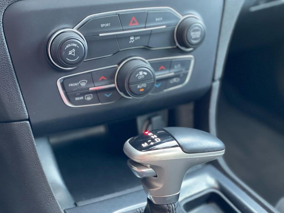 Fahrzeugabbildung Dodge Charger 3.6 SXT Rallye Navi 20" Kamera BEATS