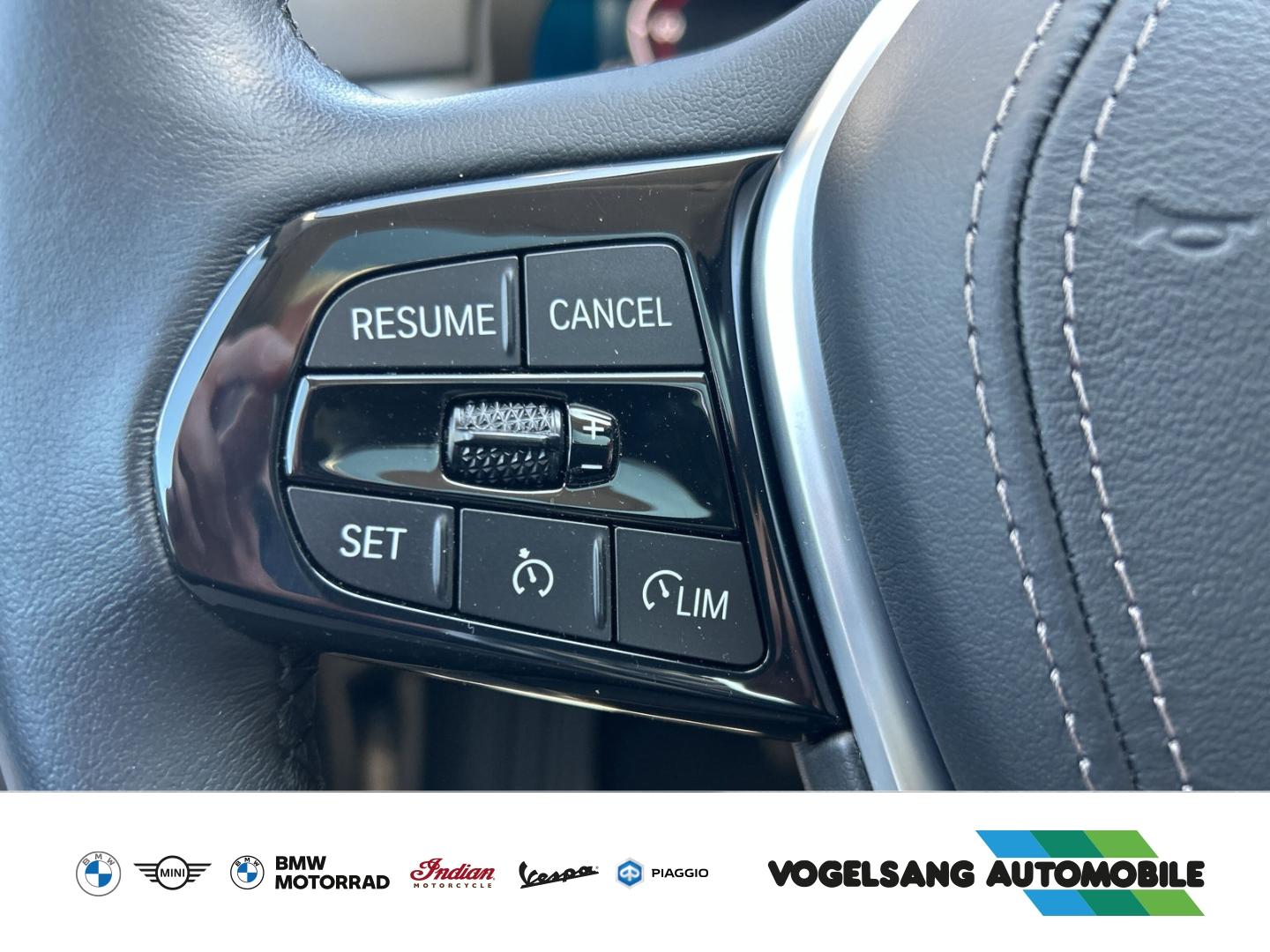 BMW 530 e Touring Panorma Komfortsitze Head-Up WLAN 