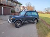 Lada Niva 1.7i 4x4 LPG - - Lada Gebrauchtwagen von 2012