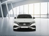 Mercedes-Benz e Hybrid AMG Line LederP+AHK+Pano+FahrassP+360 - Mercedes-Benz E 300: Limousine