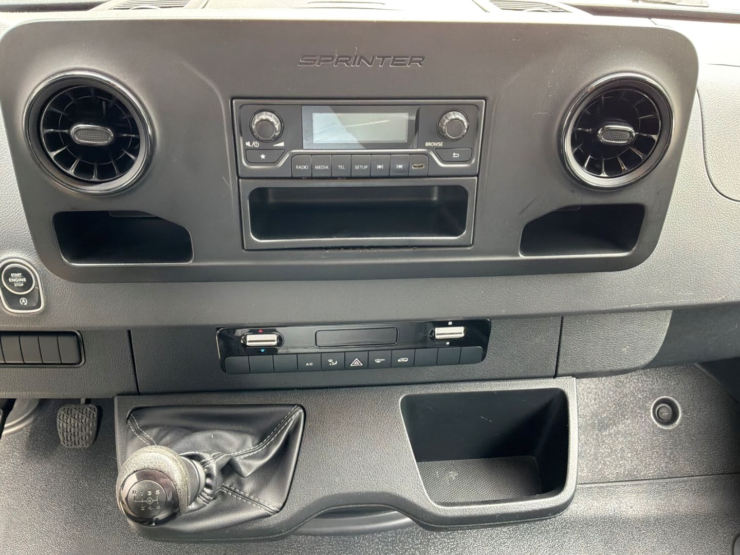 Fahrzeugabbildung Mercedes-Benz Sprinter 314 CDI   Niederflurkoffer Fahrgestell