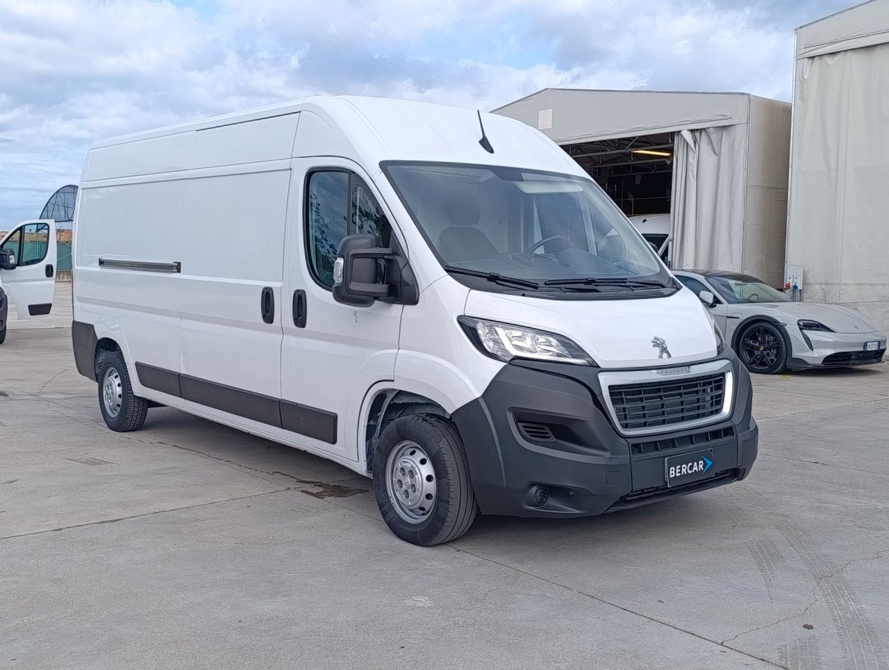 Peugeot PEUGEOT Boxer 333 2.2 bluehdi 140cv S&S L3H2 imagem 3