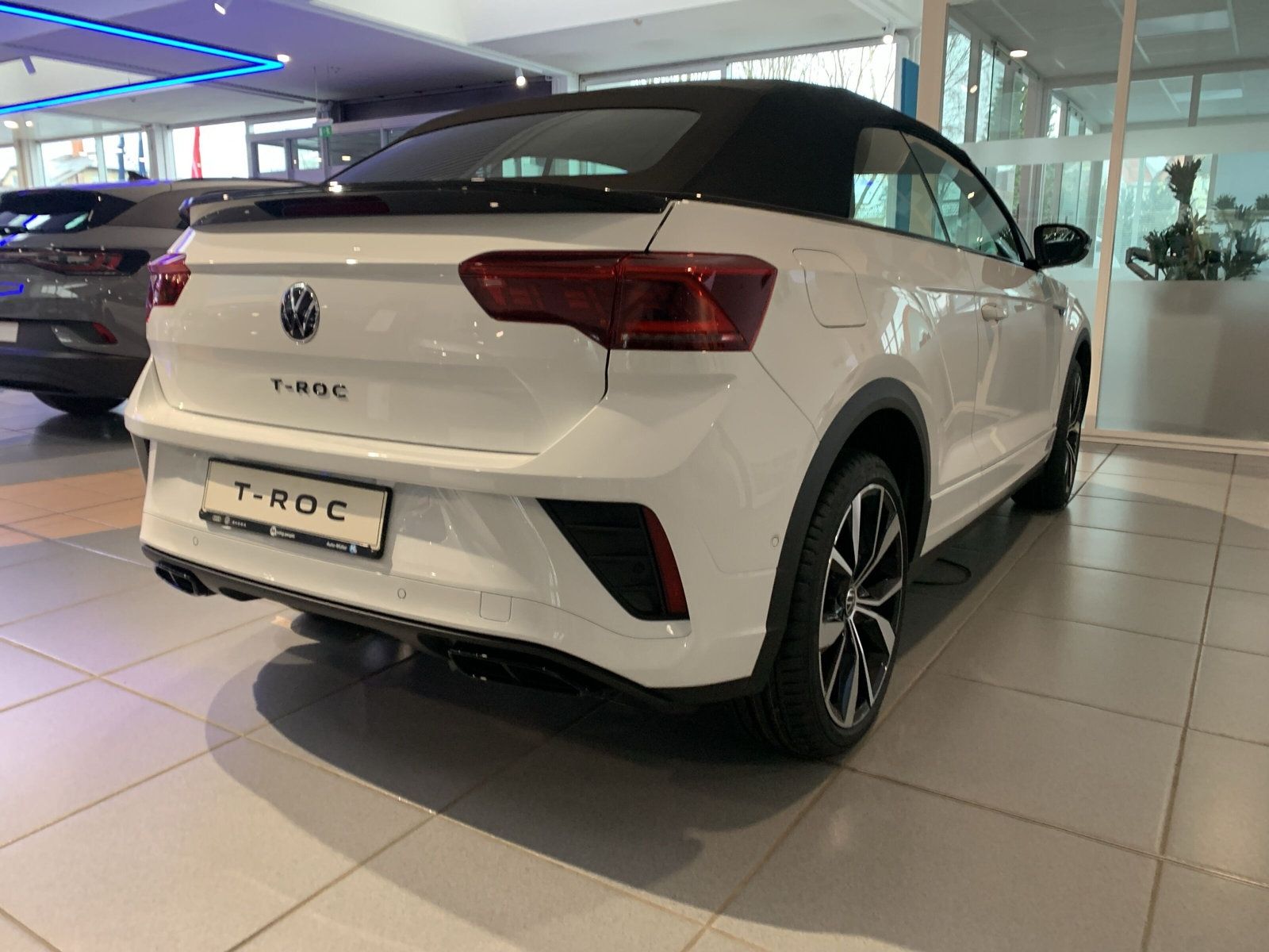 Volkswagen T-Roc Cabriolet TSI DSG R-Line Matrix Navi foto 2