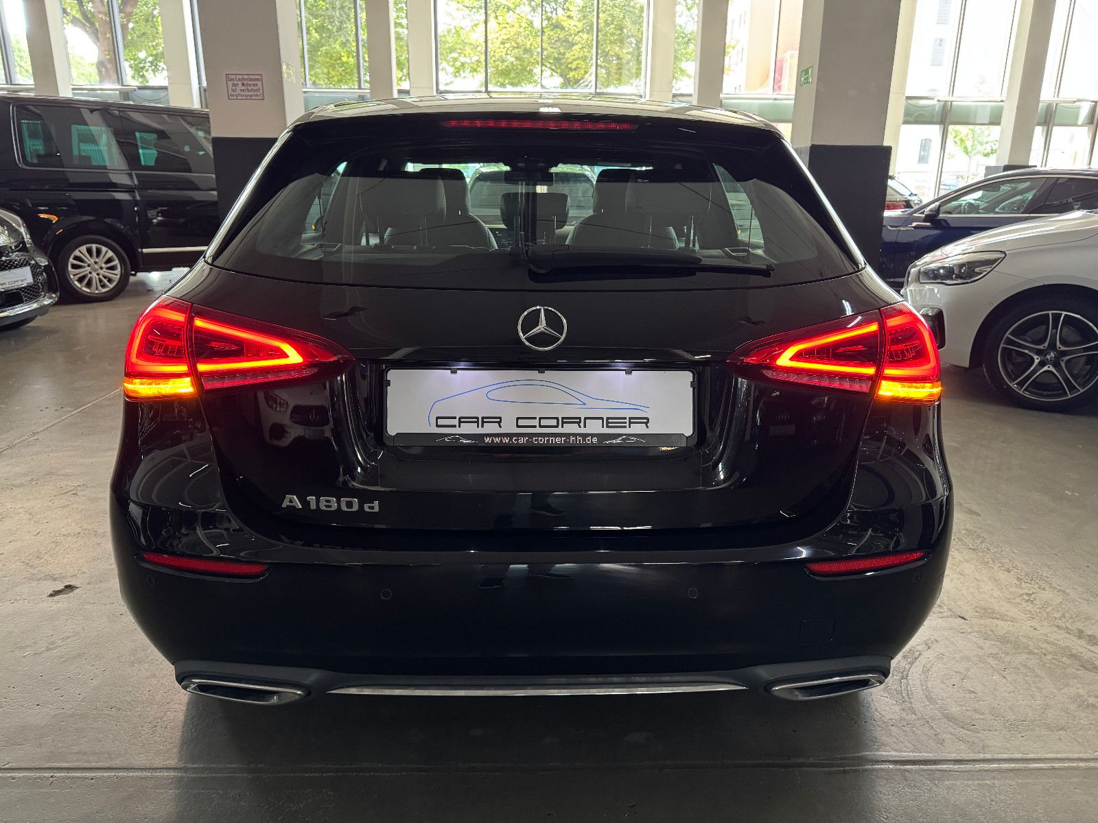 Fahrzeugabbildung Mercedes-Benz A 180 d PROGRESSIVE SPORTPAKET LED NAVI MBUX +