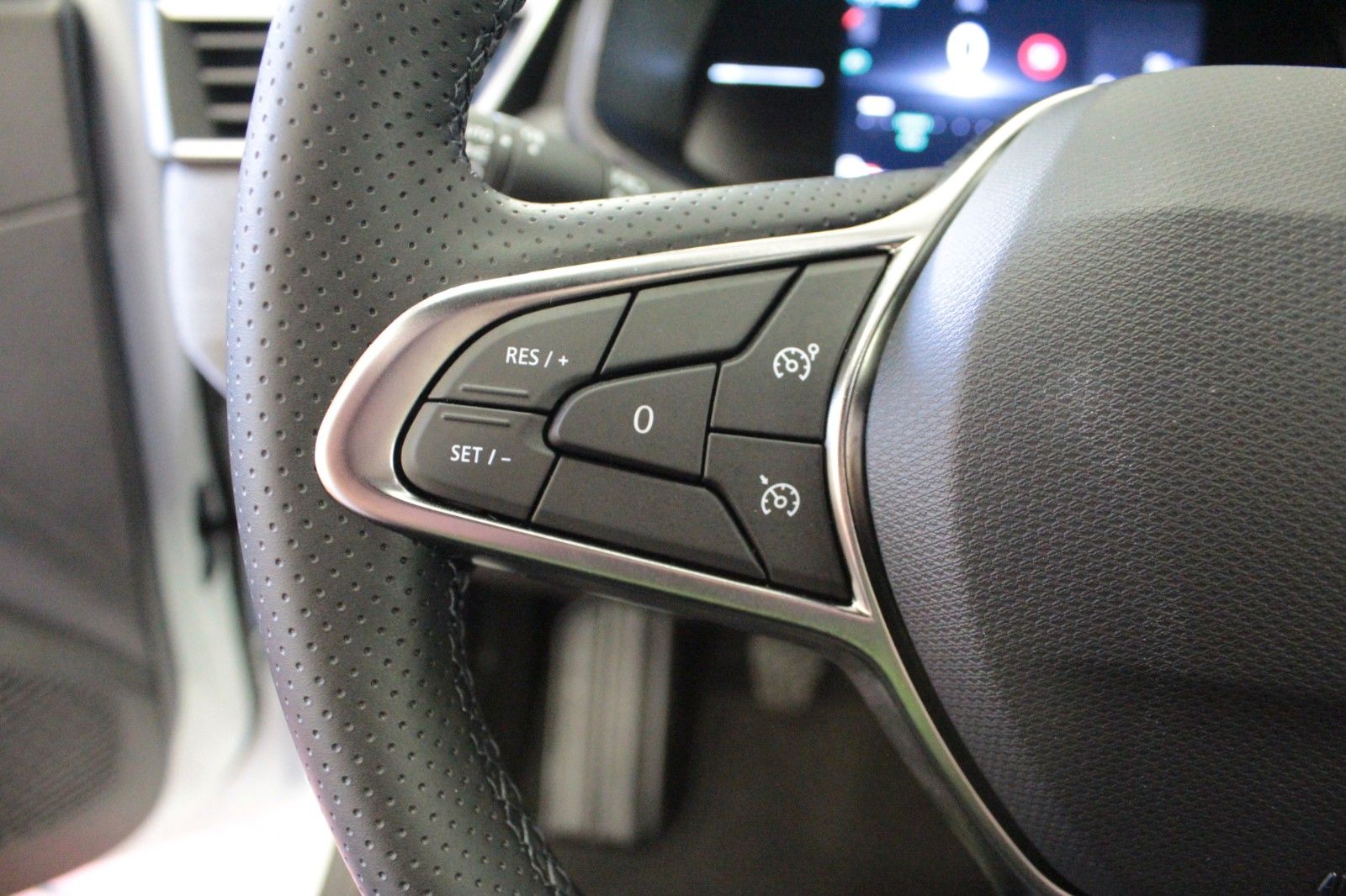 Fahrzeugabbildung Renault Clio TCe 90 Techno *Winter-*&*Look-Paket*