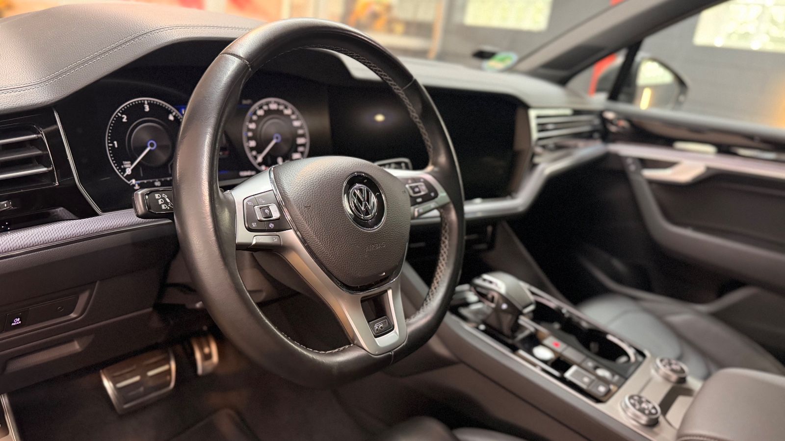 Volkswagen Touareg V8 R-Line 4Motion StHz AHK LUFT PANO foto 20