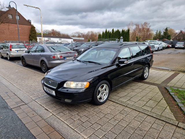 Volvo V70 Kombi 2.4 Edition Comfort*1.Hand*Xenon*Leder