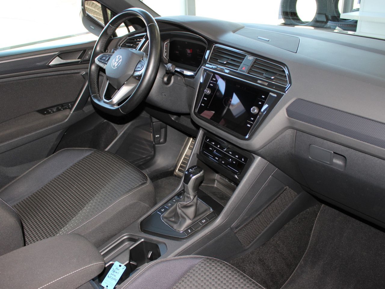 Fahrzeugabbildung Volkswagen Tiguan 1.5 TSI United DSG AHK/CAM/ACC/Navi