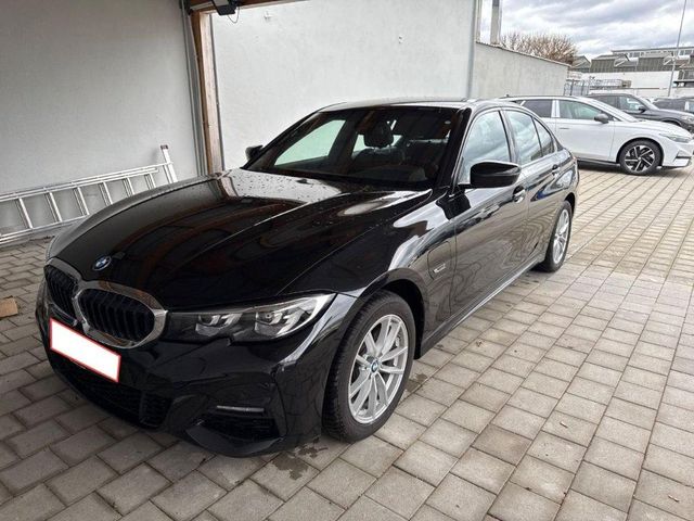 BMW 320 e M Sport Metallic/App/LED/Tempomat/8Fach/1H