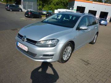 Volkswagen Golf - 1