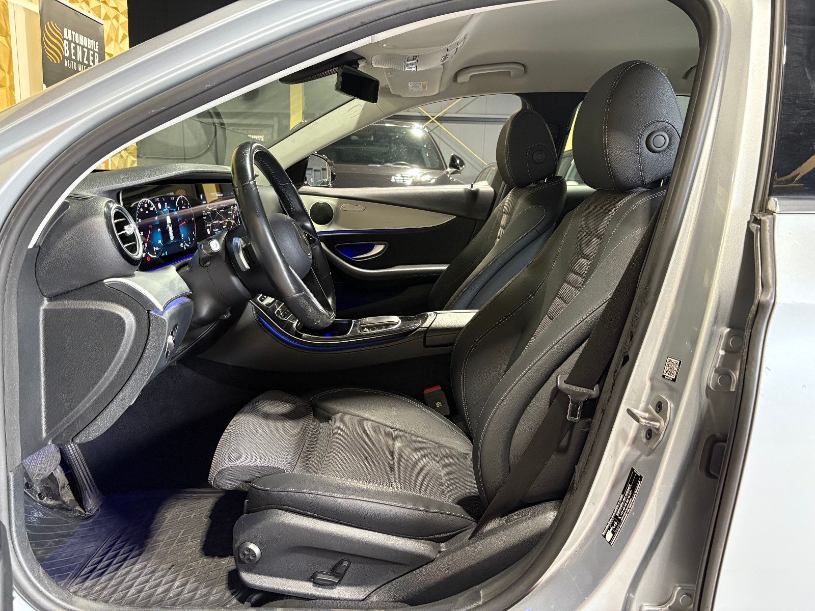 Fahrzeugabbildung Mercedes-Benz E 220 T-Modell d/NAVI/KAMERA/APPLE/AMBIENTE/ACC