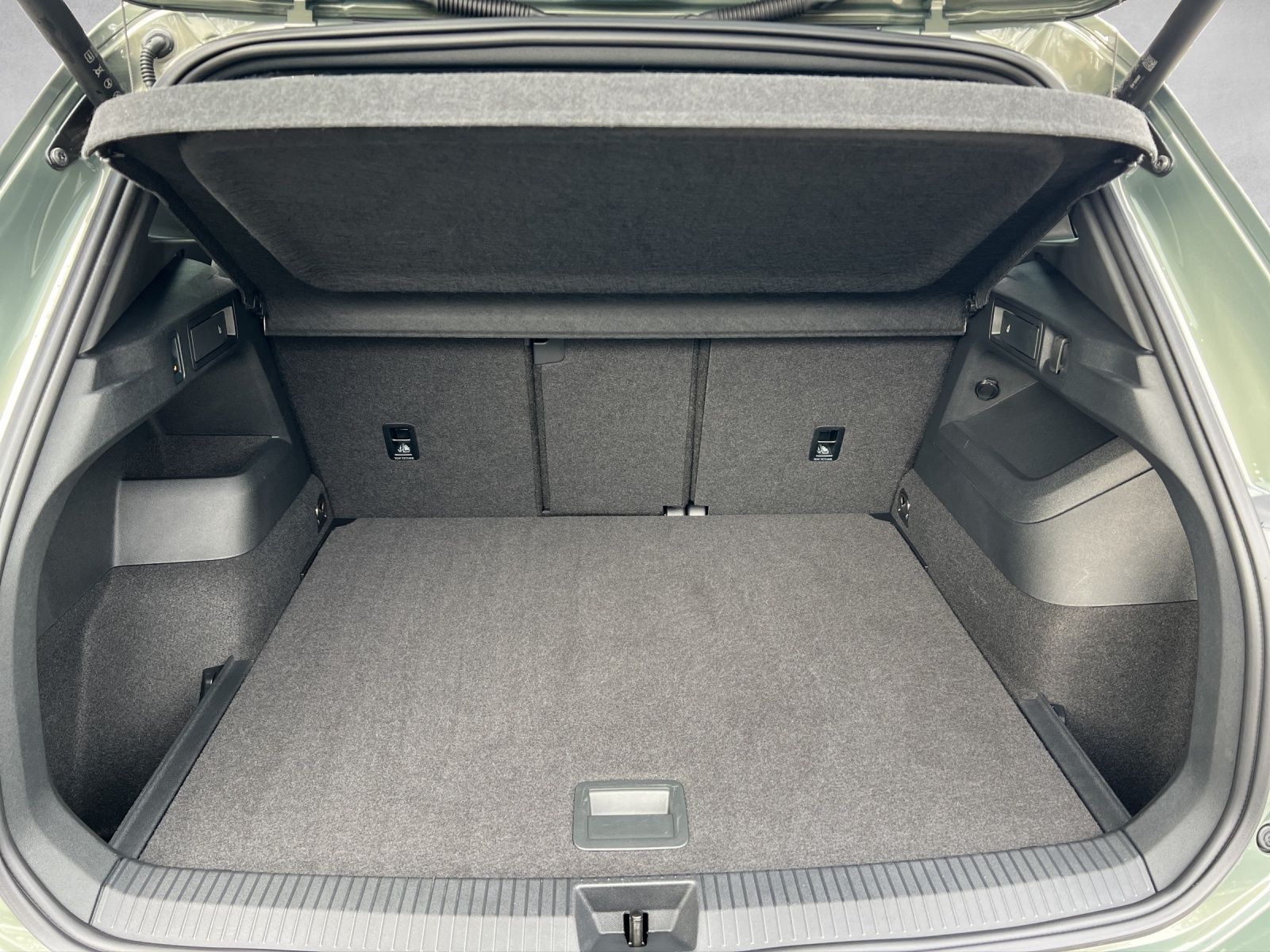 Tiguan R-Line 2.0 TDI 4M DSG Leder*AHK*Black Sty