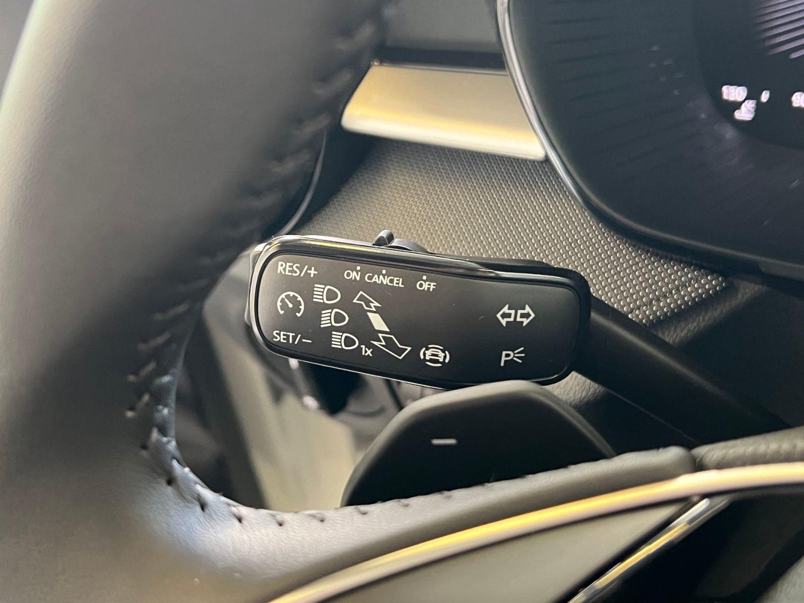 Fahrzeugabbildung SKODA Fabia IV Selection 1.0 TSI DSG *AHK, LED, SmartL