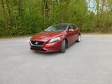 Volvo V40 D3 Geartr 5 Zylinder- YouKameraPanoNaviXenon - rote Volvo V40
