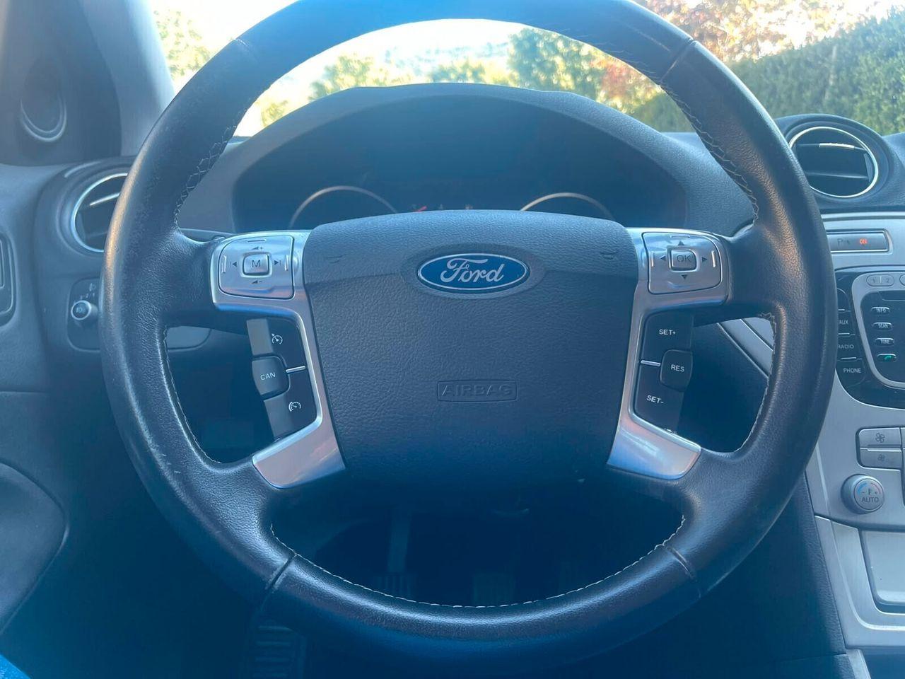 Ford Mondeo 2010 — photo 11