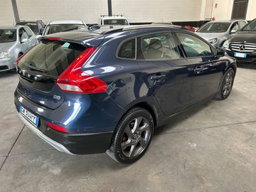 Volvo V40 Cross Country - 5
