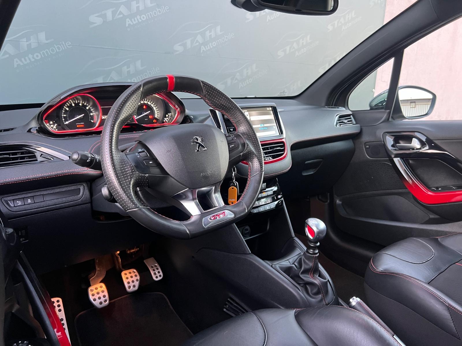 Peugeot 208 GTi*1.Hand*LED*Pano*Navi*Shz*Leder*Scheckh.*