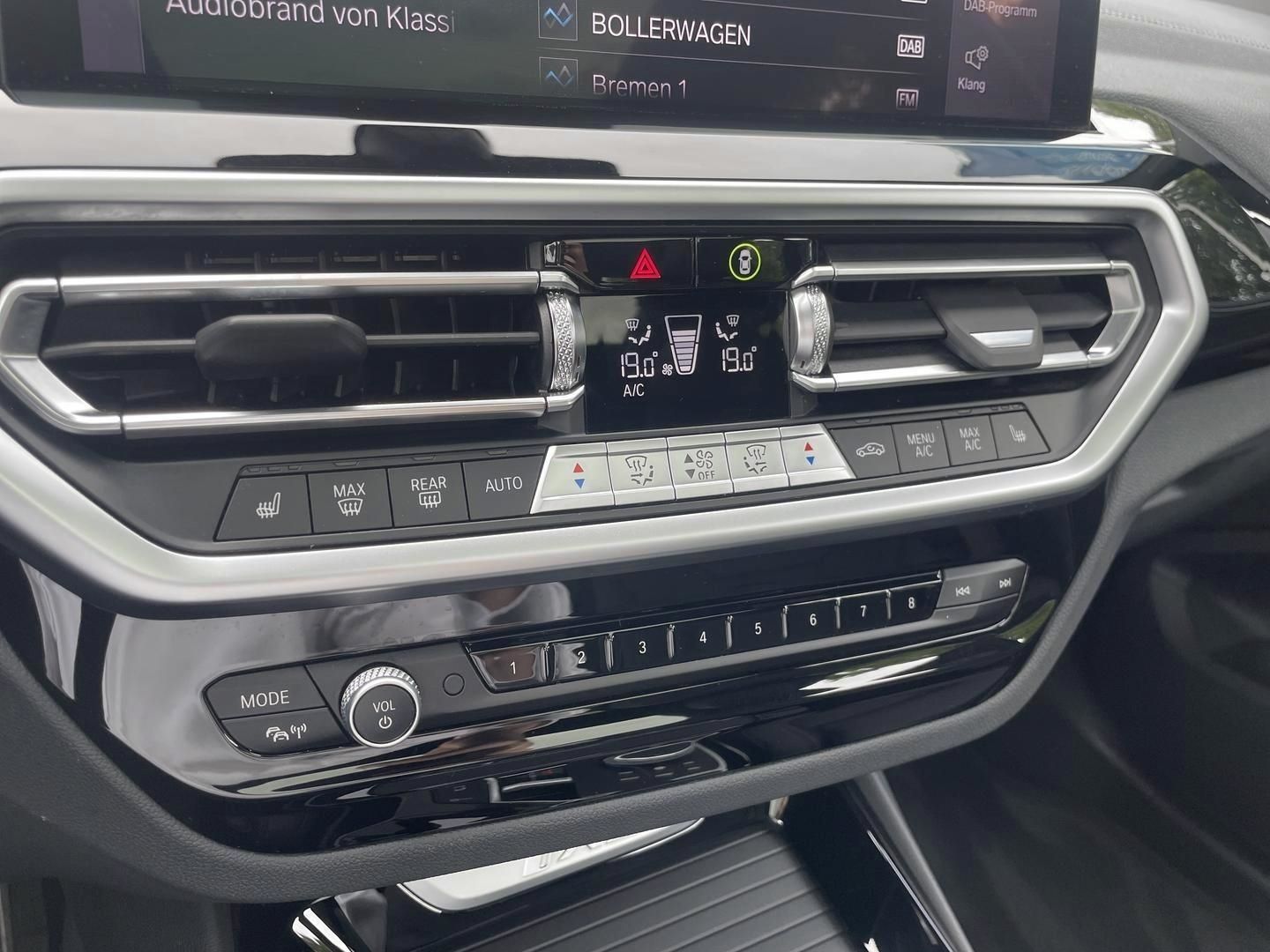 BMW iX3 Sportpaket AD El. Fondsitzverst. Navi Digita foto 12