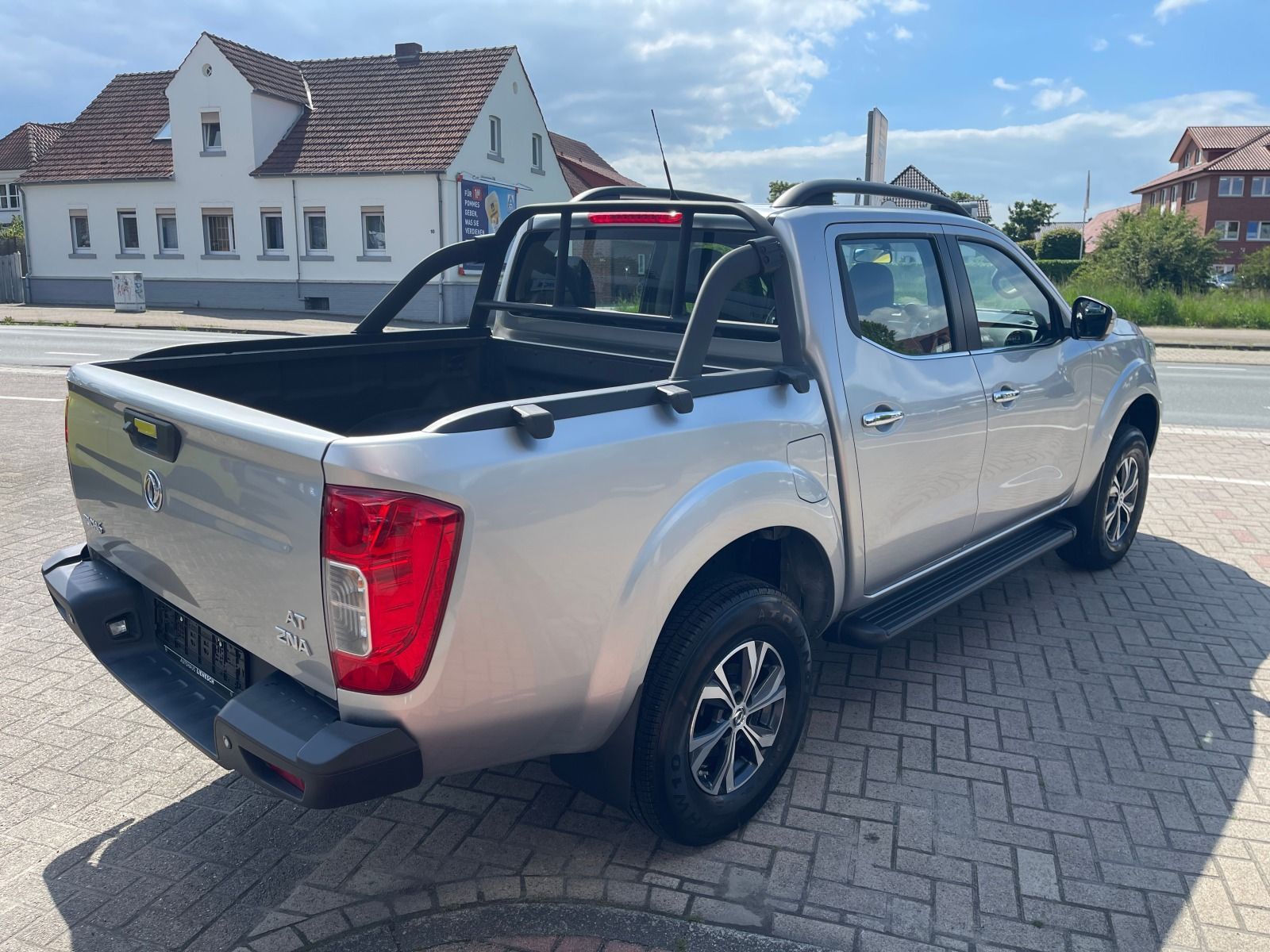 Fahrzeugabbildung DFSK DFM Navara 2.3 TDi 4x4 Automatik Doka Luxury Kam