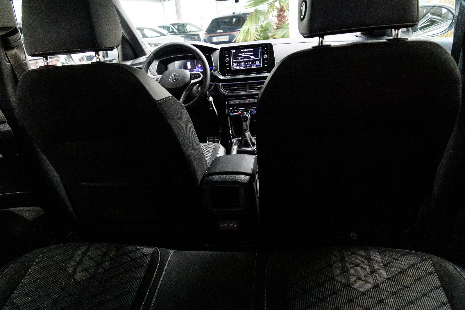 Fahrzeugabbildung Volkswagen T-Cross 1.5 TSI R-Line+LED+IQ+TOTWINKEL+ACC+AHK