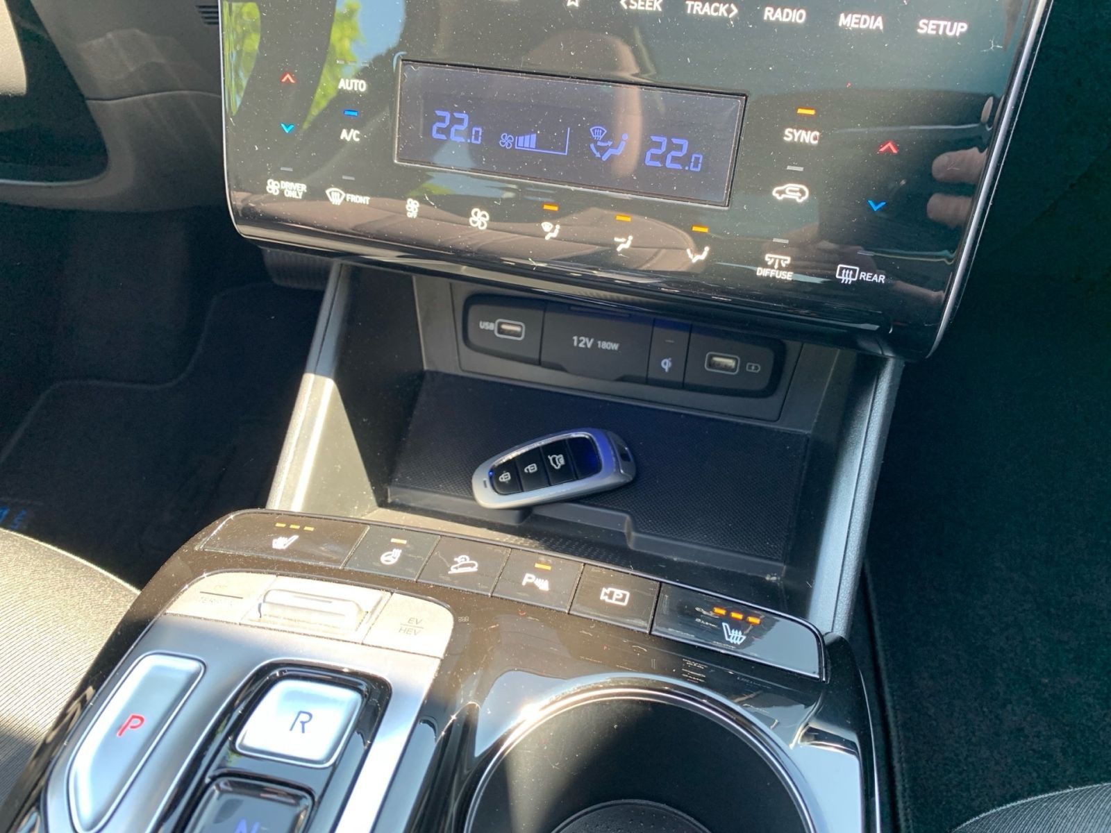 Fahrzeugabbildung Hyundai TUCSON 1.6 T-GDI Trend Plug-In Hybrid 4WD AHk
