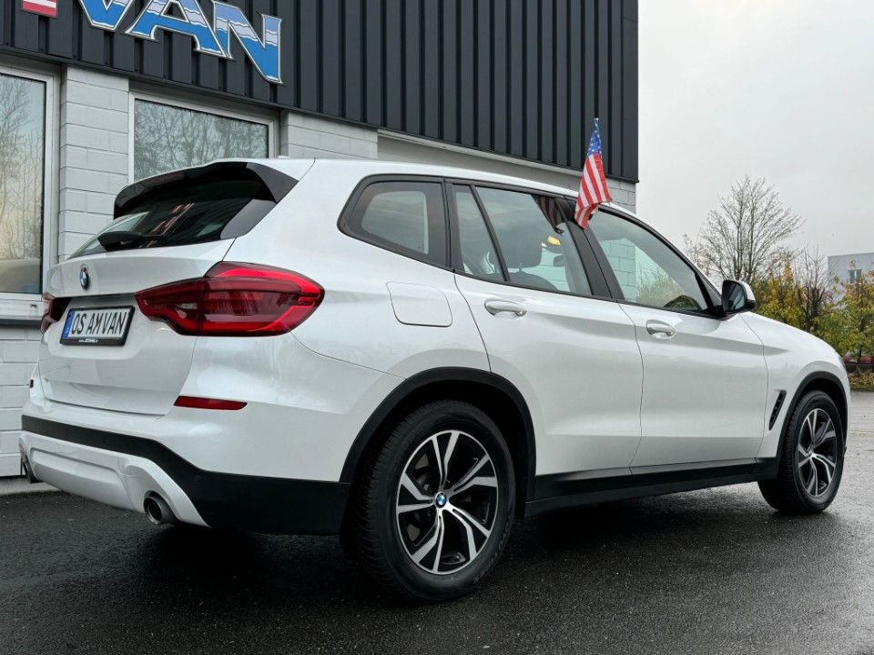 Fahrzeugabbildung BMW X3 xDrive 30 d Advantage PANO AHK Harmann