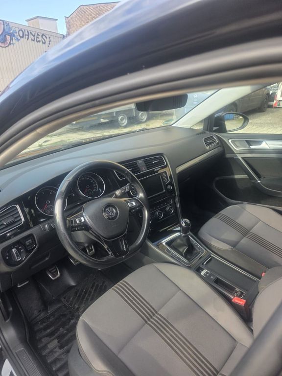 Image of Volkswagen Golf