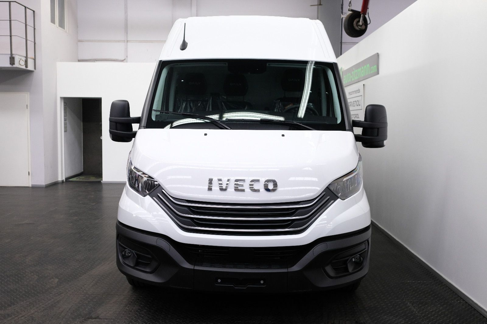 Fahrzeugabbildung Iveco Daily 35S18HA8 V | 3.0 L + KAMERA + Sitzheizung