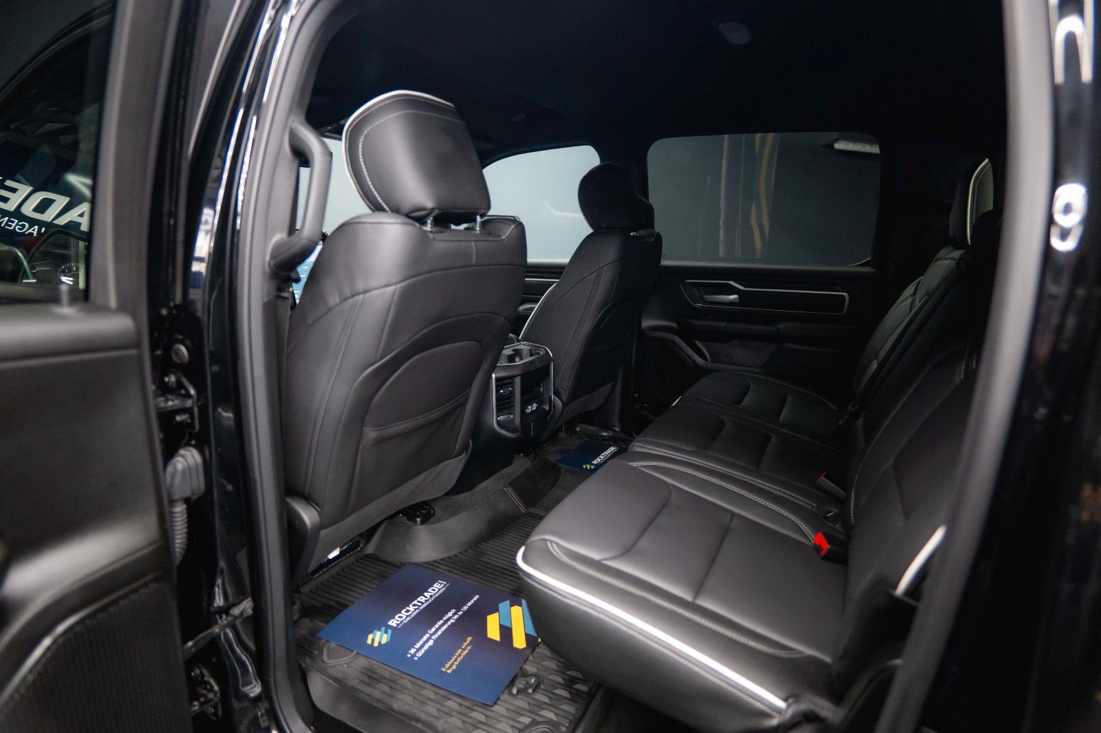 Fahrzeugabbildung Dodge RAM 5.7 V8 HEMI 4x4 LIMITED Style Night-Edition